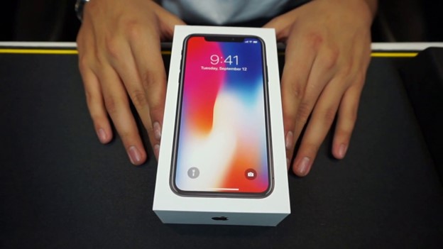 Apple's iPhone Unboxing